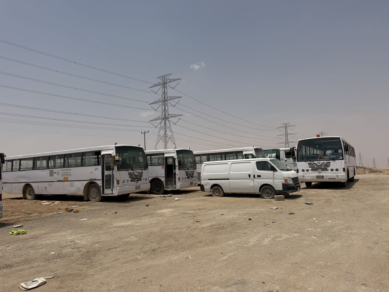 Riyadh, Vehicles, Cars & Trucks , Ashok Leyland Bus,  2012,  Manual,  150000 KM,   Sale