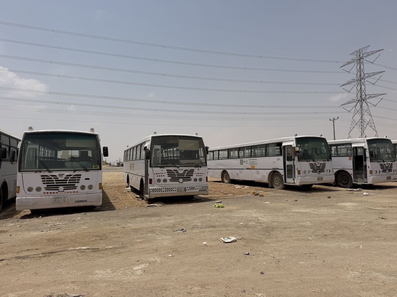 Riyadh, Vehicles, Cars & Trucks , Ashok Leyland Bus,  2012,  Manual,  150000 KM,   Sale