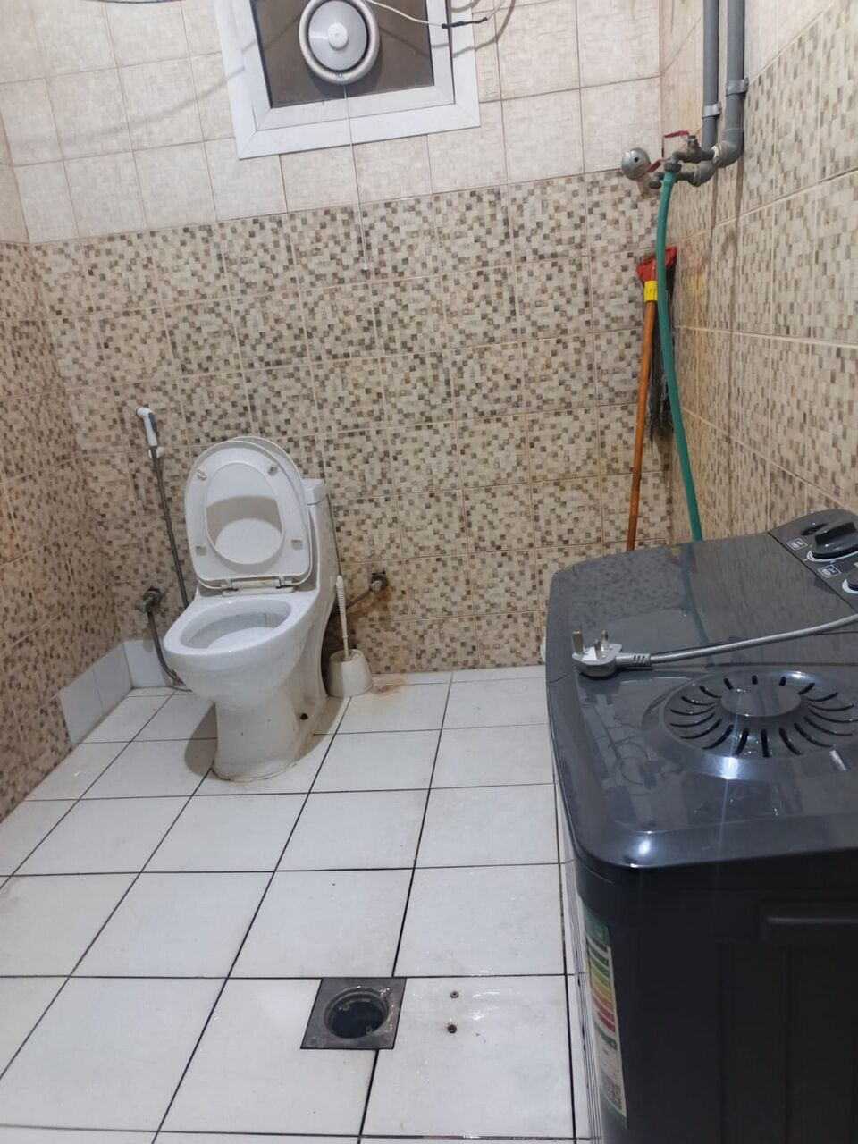Dammam, Bedspace For Rent, SAR 400/month,  Bed Space Available With Neet And Clean  Attached Kichen And Washroom.2nd Industrl