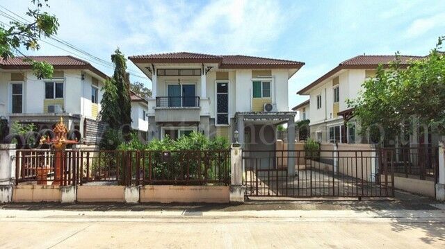 Bangkok, Real Estate For Sale, THB 2990000,  3 BR,  50 Sq. Feet,  Urgent Sale, Detached House 50.5 Sq M., Pruksa Village Village, Theparak Road, Cheapest