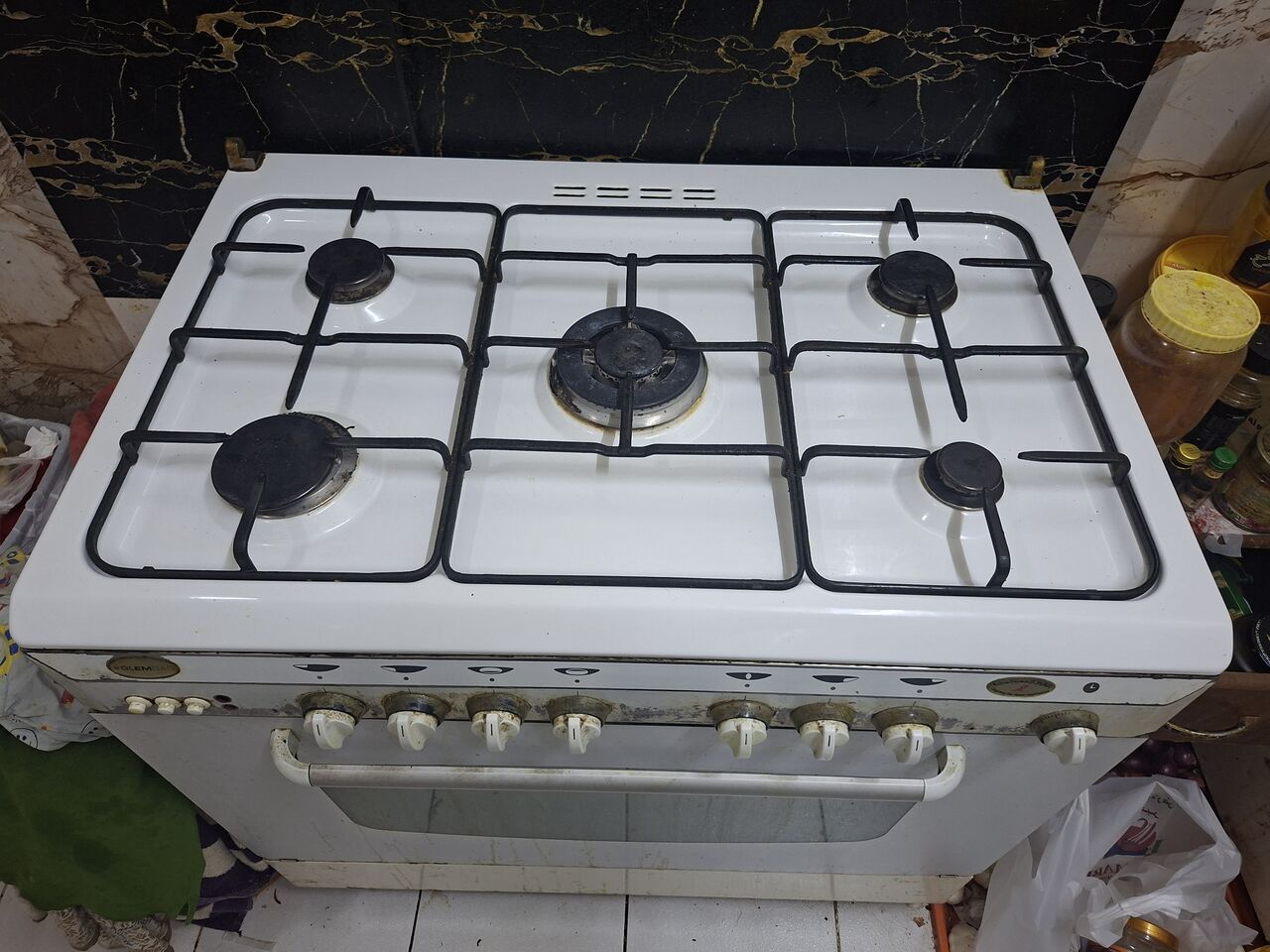 Riyadh, Household Items, SAR 370,  GLEM GAS Gas Stove 5 Burners With Oven