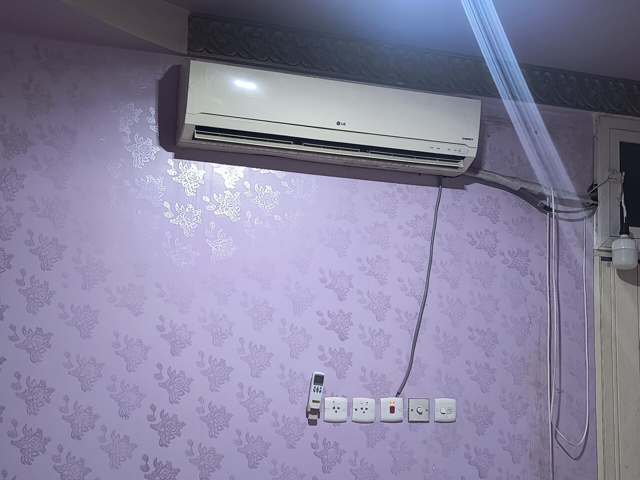 Al Wizarat, Air Conditioners, SAR 1200,  Want To Sell Ac And Kitchen Cabinet Both In Very Good Condition