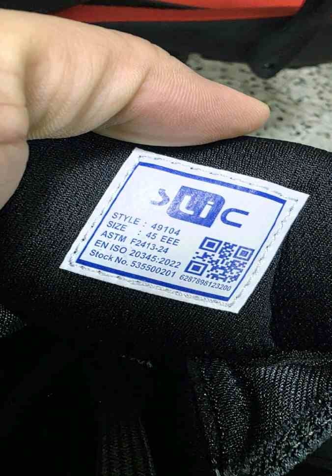 Yanbu, Clothing & Accessories, SAR 170,  Brand New Safety Shoes, Size 45, SLIC Company......حذاء سلامة جديد، مقاس 45، شركة SLIC.