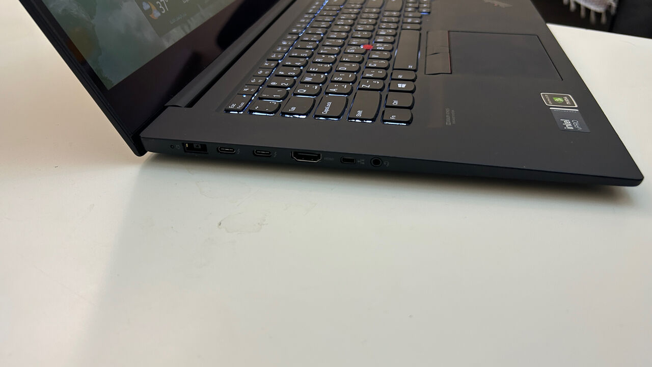Riyadh, Computers, SAR 2400,  Lenovo Thinkpad Touchscreen Oled Screen I7