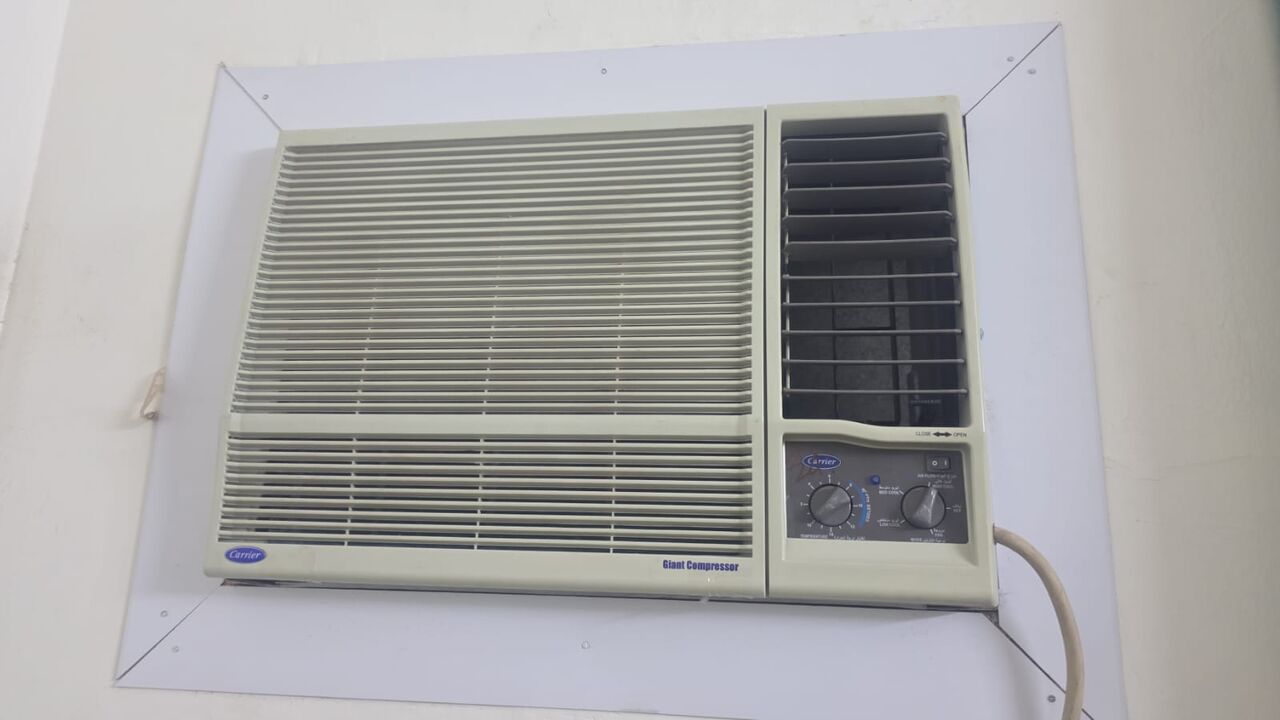Al Malaz, Air Conditioners, SAR 300,  We Are Looking For Sale Split AC And Window AC Reasonable Price