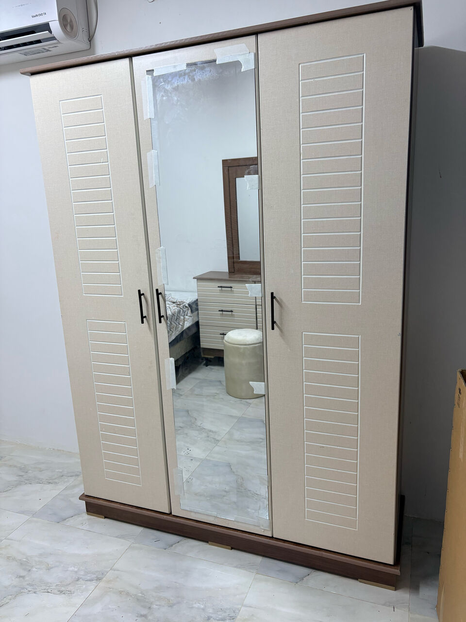 Al Urayja, Furniture, SAR 12,  New Bedroom Set Sale Online Home Devlree Free