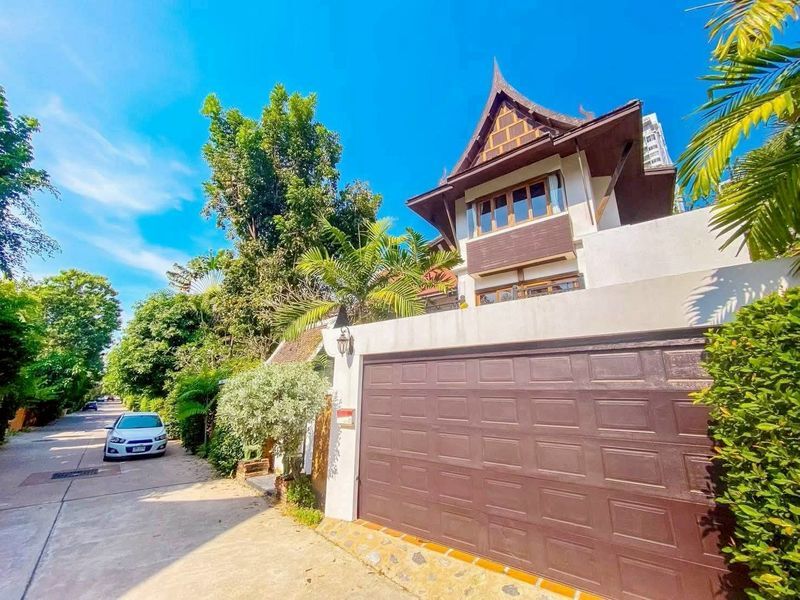 Bangkok, Real Estate For Sale, THB 22000000,  6 BR,  141 Sq. Feet,  Urgent Sale DARAWADEE POOL VILLA PATTAYA, Good Price, Very Good Location. Contact