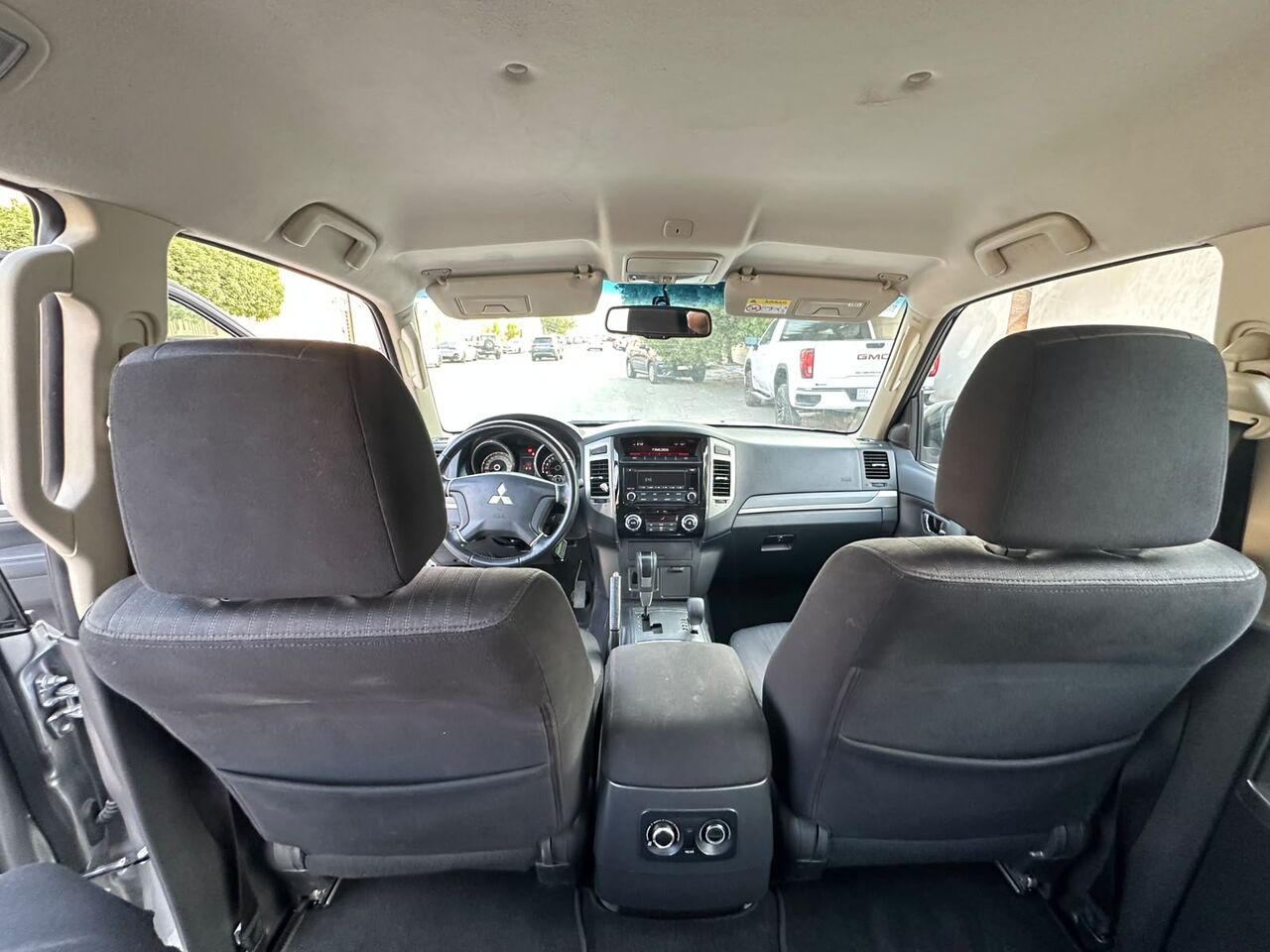 Riyadh, Vehicles, Cars & Trucks , SAR 78000,  Mitsubishi Pajero XLT,  2022,  Automatic,  73000 KM,   Mitsubishi Pajero GLS Mid Option With 4x4 For Sales Accident Free 1st Owner