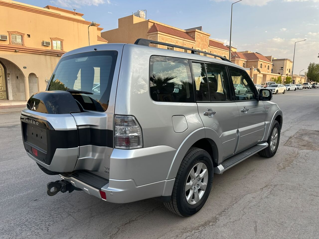 Riyadh, Vehicles, Cars & Trucks , SAR 78000,  Mitsubishi Pajero XLT,  2022,  Automatic,  73000 KM,   Mitsubishi Pajero GLS Mid Option With 4x4 For Sales Accident Free 1st Owner
