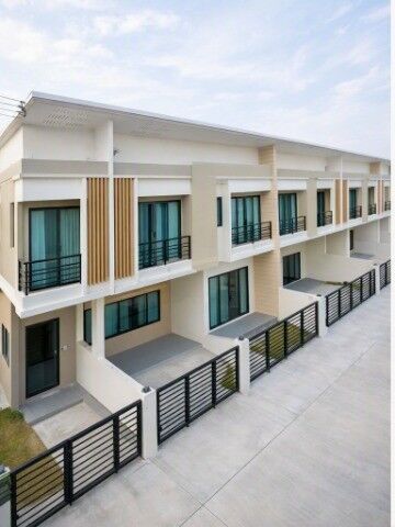 Bangkok, Villas, THB 10999,  27 Sq. Feet,  Double Wall, Dynasty, Phanat Nikhom-Chonburi Rd. Next To Sukprayun Road, 27 Sq M, 163 Sq