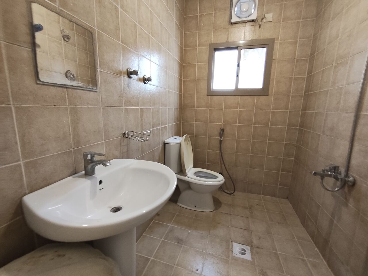 Diraz, Apartments, Flats, Houses & Villas, BHD 150/year,  1 BR,  Diraz:- Furnished Studio Flat On Rent With Unlimited Ewa..