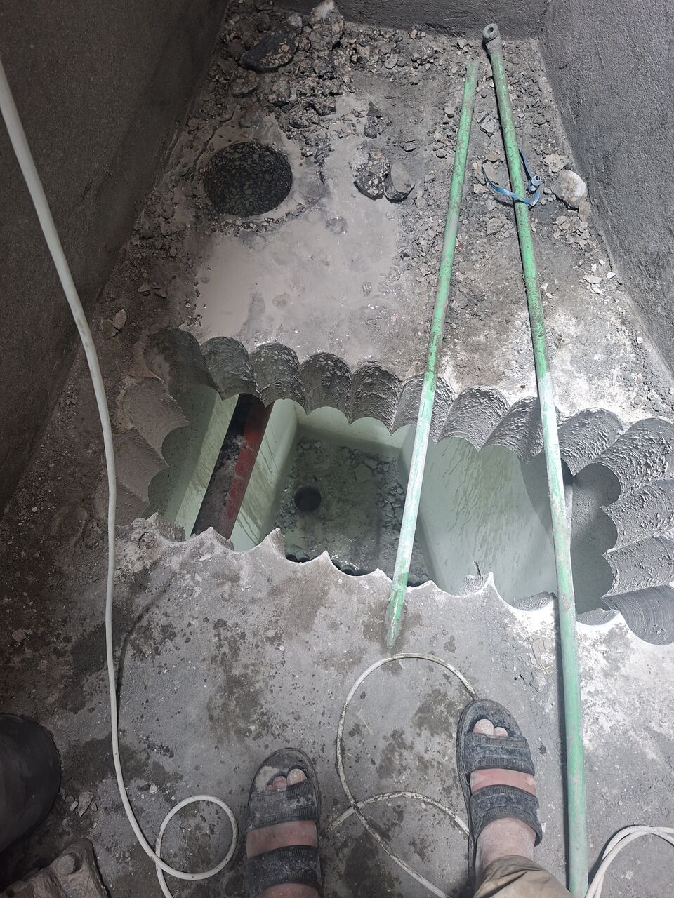 Al Hamra, Construction, Hole Puncher (concrete Drilling And Cutting
