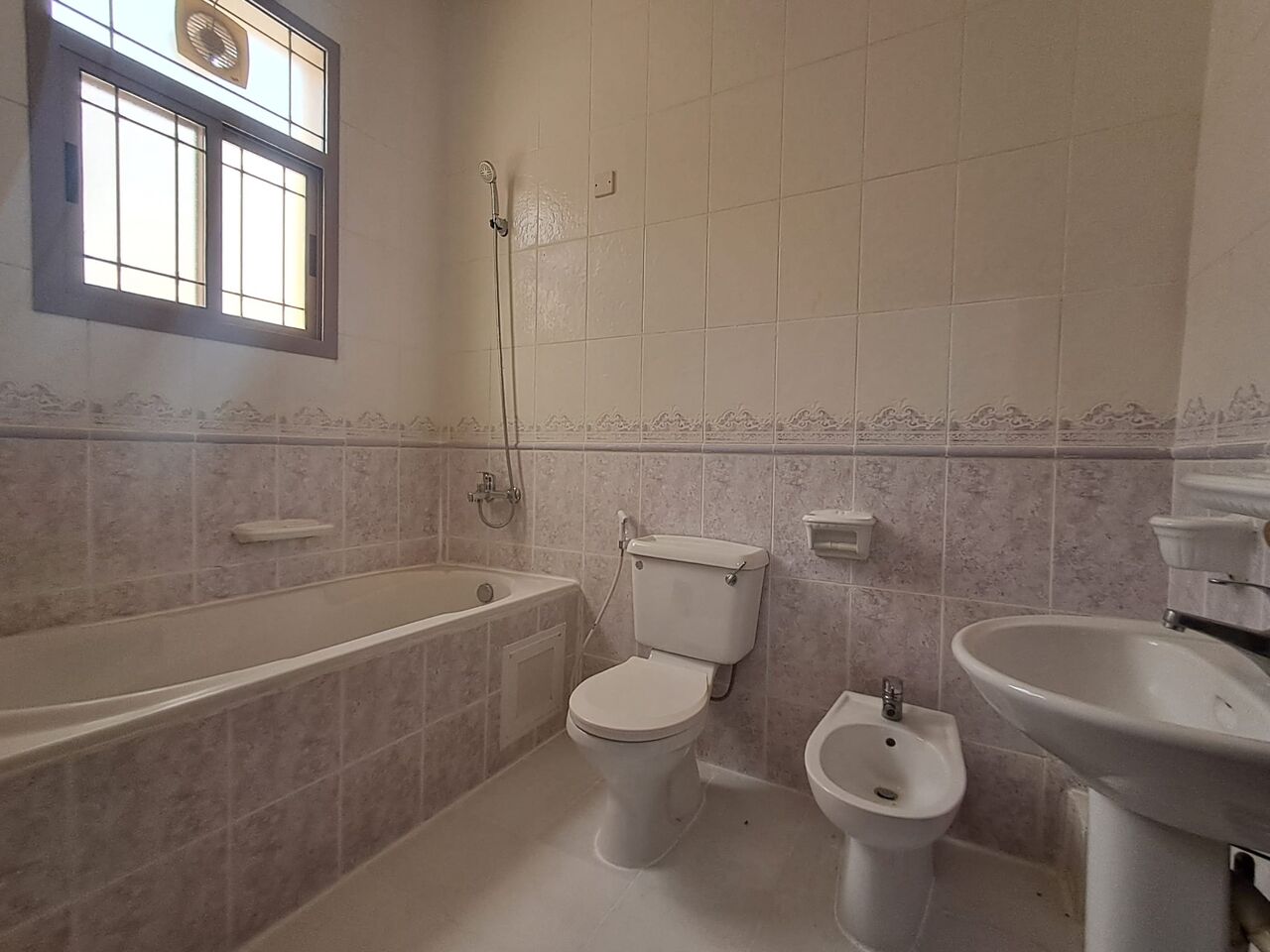 Kabul, Apartments, Flats, Houses & Villas, AFN 480/year,  Furnished,  Gorgeous Fully Furnished 3 Bhk Flat At MAHOOZ  Just For 480 Bhd
