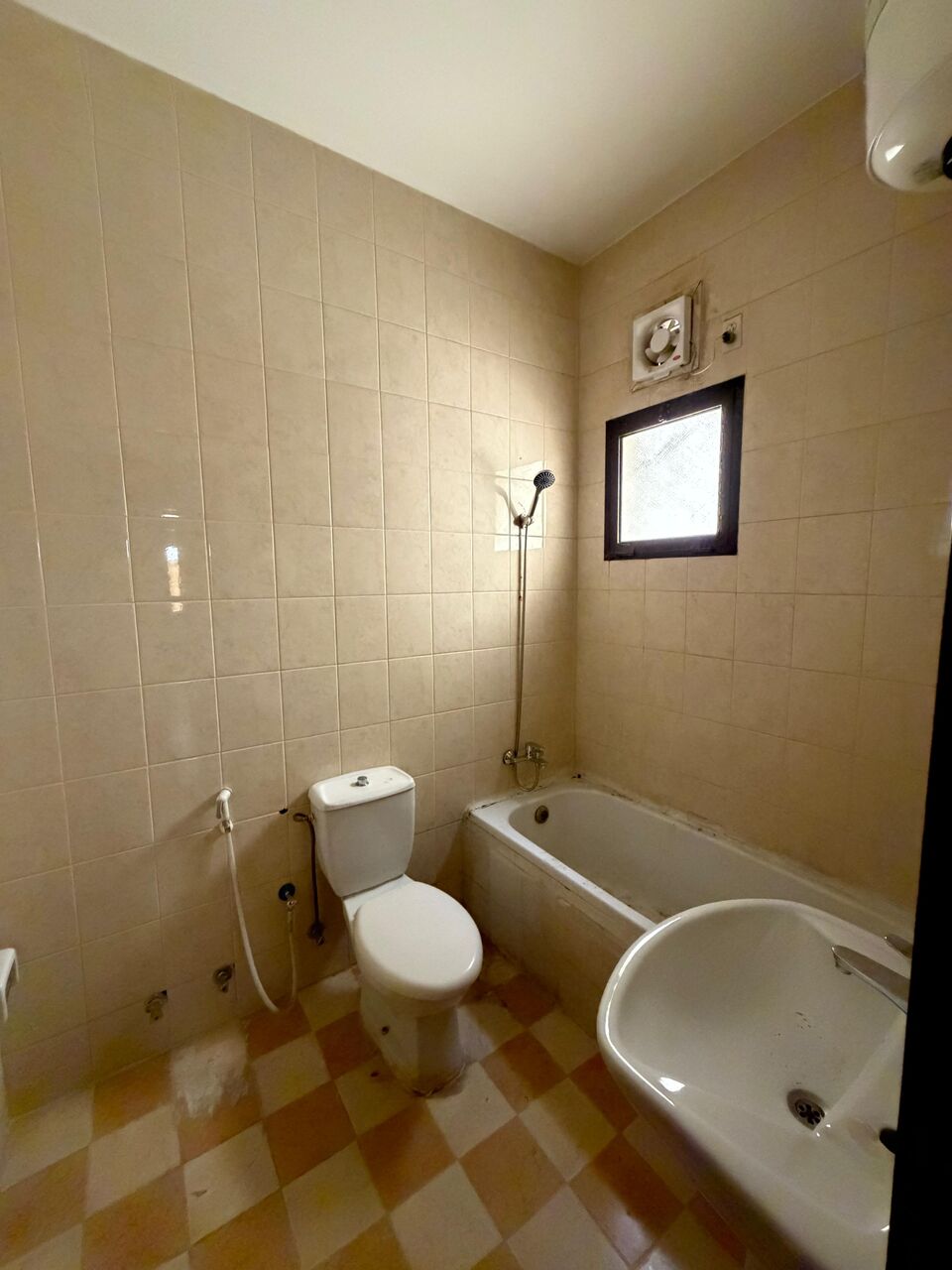 Dammam, Apartments, Flats, Houses & Villas, SAR 19500/year,  3 BR,  Family Apartment For Rent 268/432