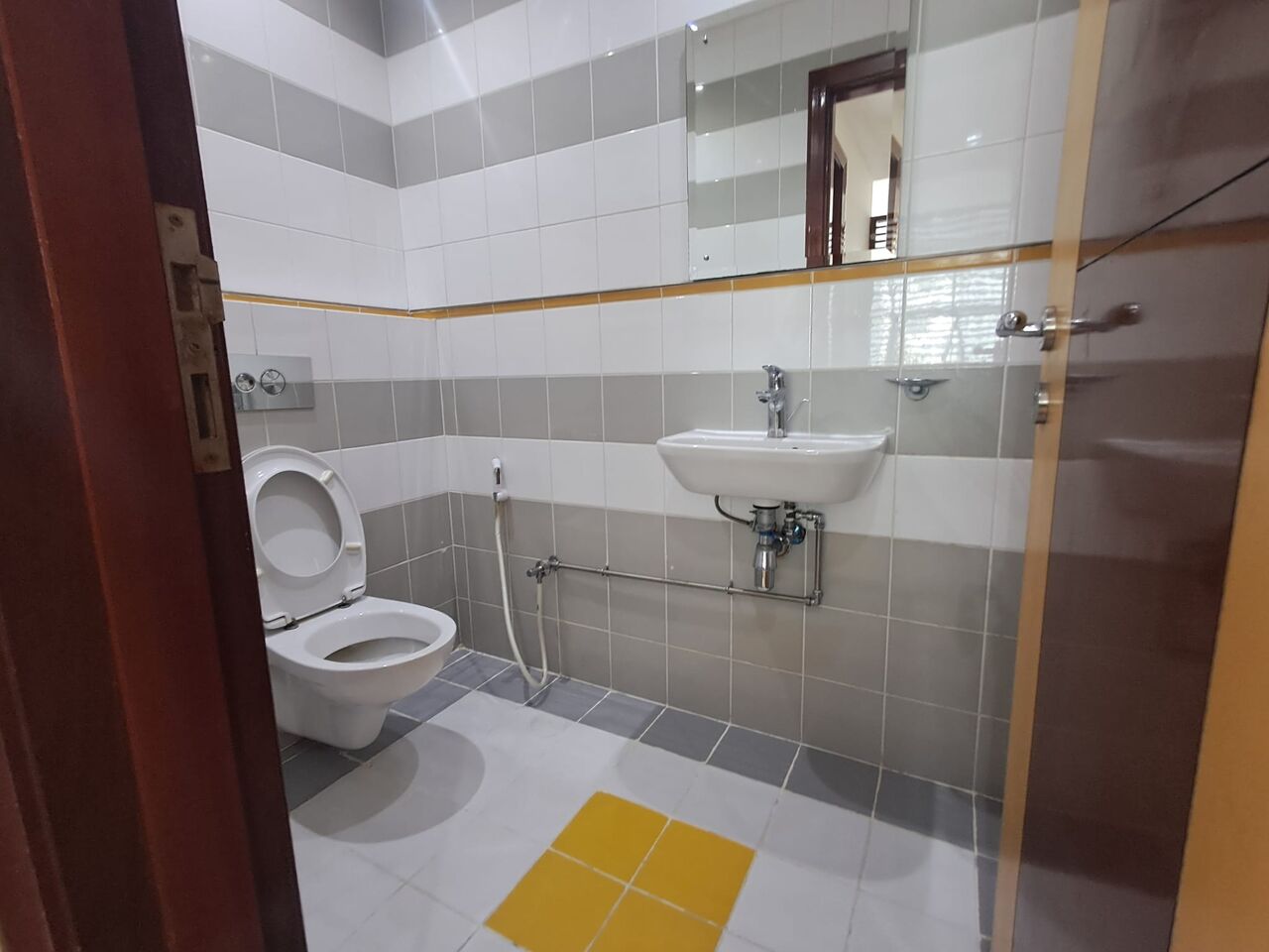 Kabul, Apartments, Flats, Houses & Villas, AFN 650/year,  3 BR,  Amazing Offer 3 Bhk At Mahooz Just For 650 Bhd