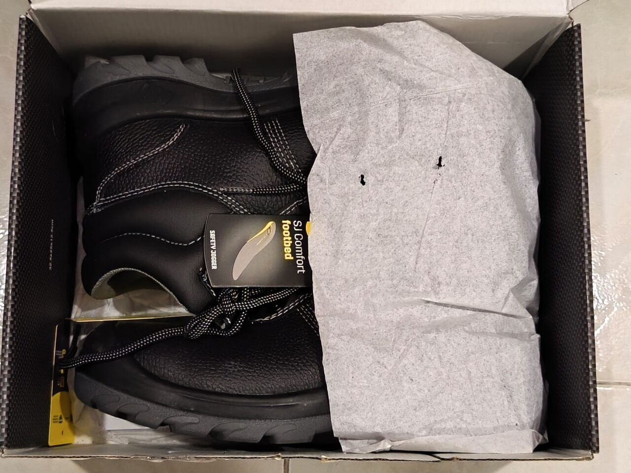 Dammam, Clothing & Accessories, SAR 160,  New Unused Safety Shoes Going Cheap
