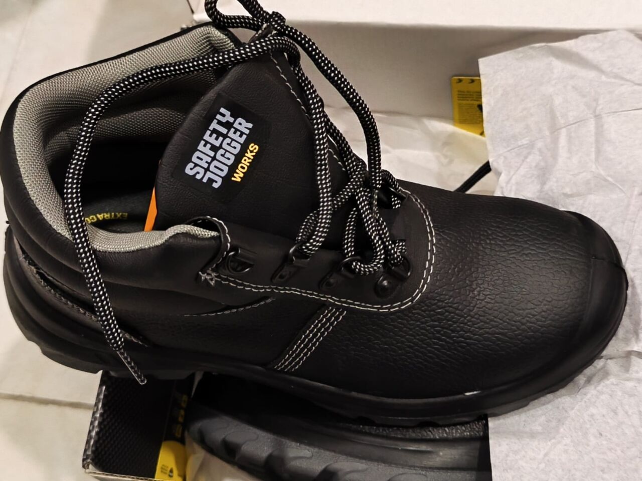 Dammam, Clothing & Accessories, SAR 160,  New Unused Safety Shoes Going Cheap