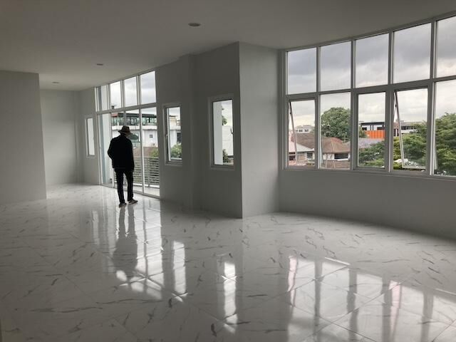 Bangkok, Villas, THB 42000,  1 Sq. Feet,  Office For Rent 150 Sq M. Town In Town Soi 11, 4th Floor With Mezzanine.