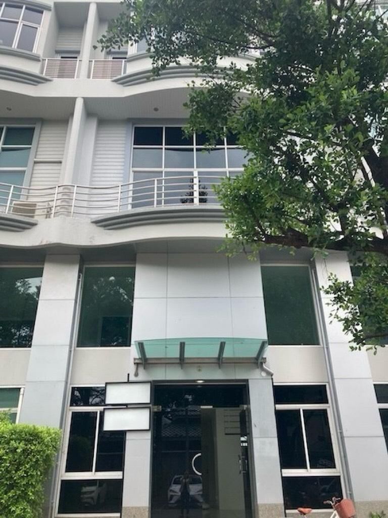 Bangkok, Villas, THB 72000,  1 Sq. Feet,  For Rent, 4-story Building, 300 Sq M, Town In Town Area, Wang Thonglang District, With