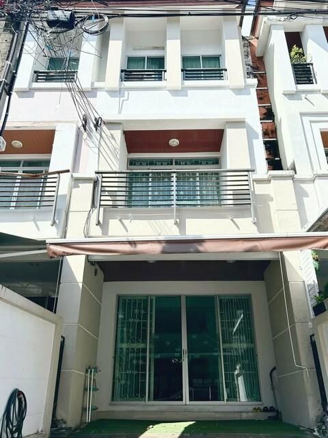 Bangkok, Villas, THB 20000,  18 Sq. Feet,  3-story Townhome For Rent, Baan Klang Muang The Paris Rama 9-Krungthep Kreetha 7, Near