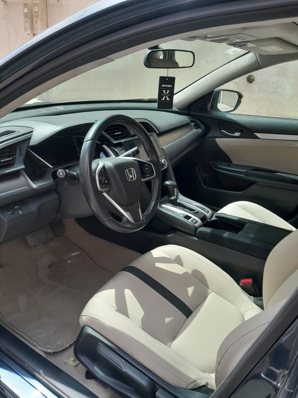Riyadh, Vehicles, Cars & Trucks , SAR 40000,  Honda Civic,  2016,  Automatic,  202000 KM,  40,000 SAR   &ndash; Full Option For Sale