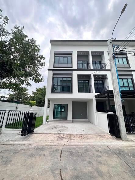 Bangkok, Real Estate For Sale, THB 6400000,  4 BR,  29 Sq. Feet,  3-story Townhome For Sale, Lumpini Townplace Village, Sukhumvit-Srinakarin, Sukhumvit