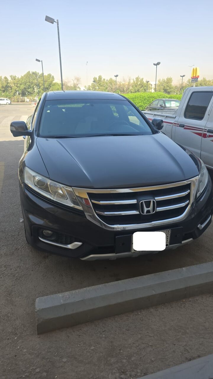Riyadh, Vehicles, Cars & Trucks , SAR 35000,  Honda Accord Crosstour,  2013,  Automatic,  140000 KM,  Honda Crosstour  V6 Full Option &ndash; Genuine 140k KM &ndash; Excellent Condition - Family Vehic