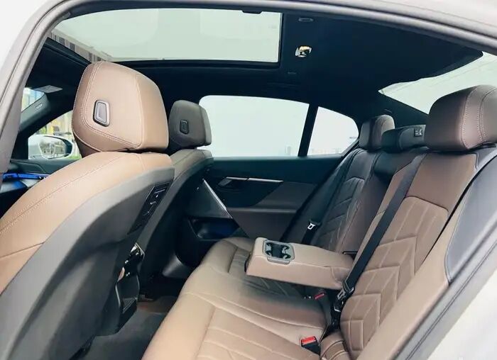 Riyadh, Vehicles, Cars & Trucks , SAR 210000,  Bmw 520,  2025,  Automatic,  13000 KM,  I