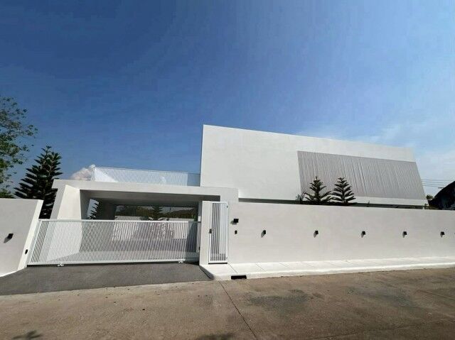 Bangkok, Real Estate For Sale, THB 16900000,  4 BR,  127 Sq. Feet,  For Sale 16.9 Million 127 Sq M. #World Clubland #Hang Dong, New 2-story House With