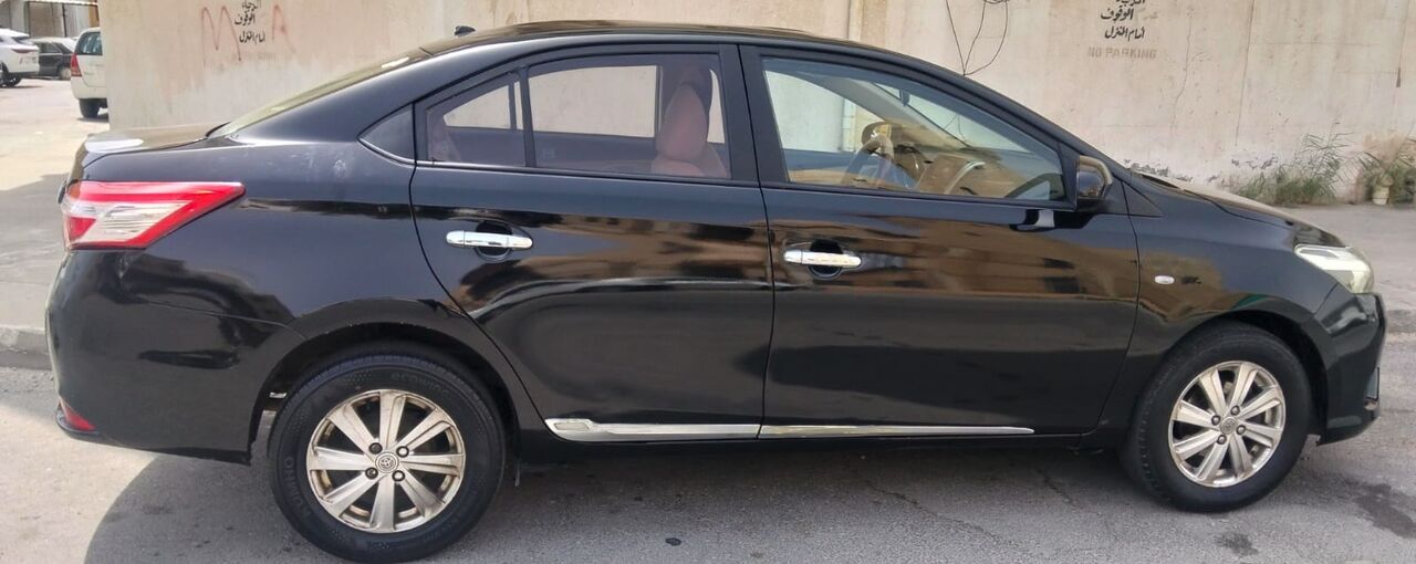 Madinat Al Ummal, Vehicles, Cars & Trucks , Toyota Yaris,  2015,  Automatic,  300 KM,    - Black