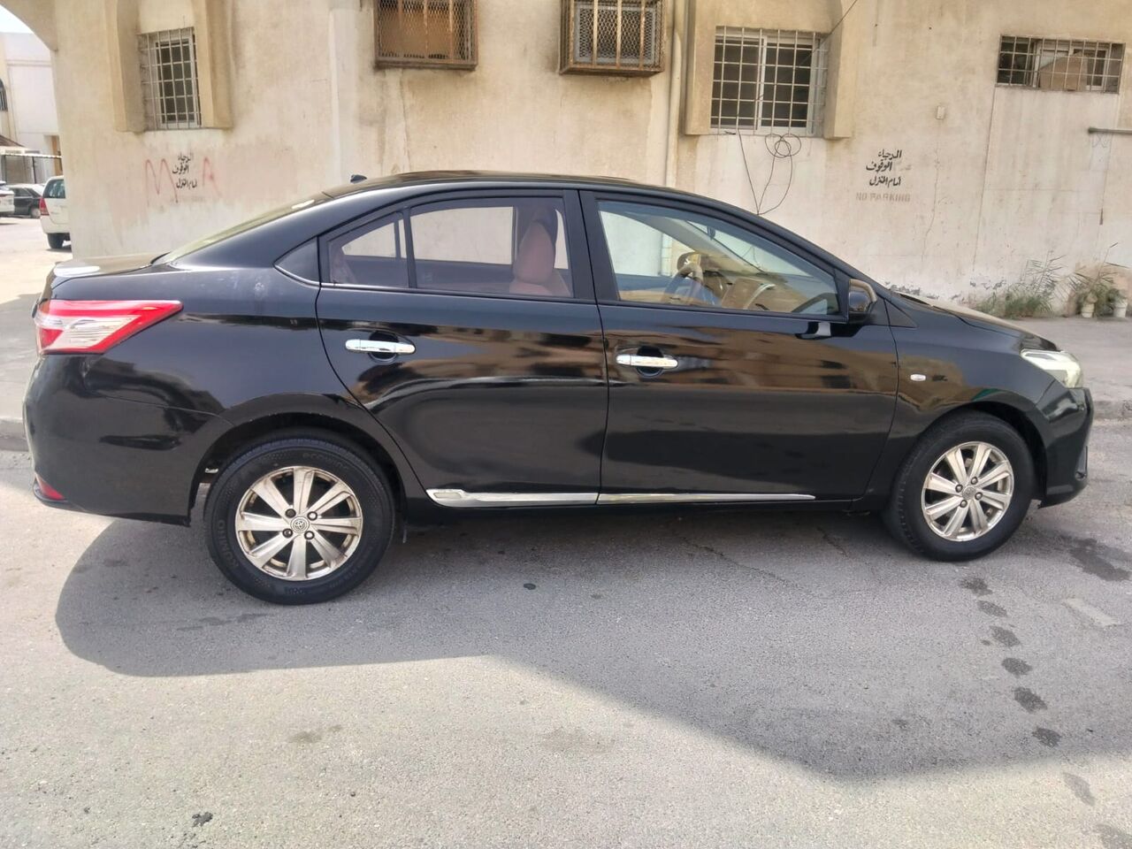 Madinat Al Ummal, Vehicles, Cars & Trucks , Toyota Yaris,  2015,  Automatic,  300 KM,    - Black