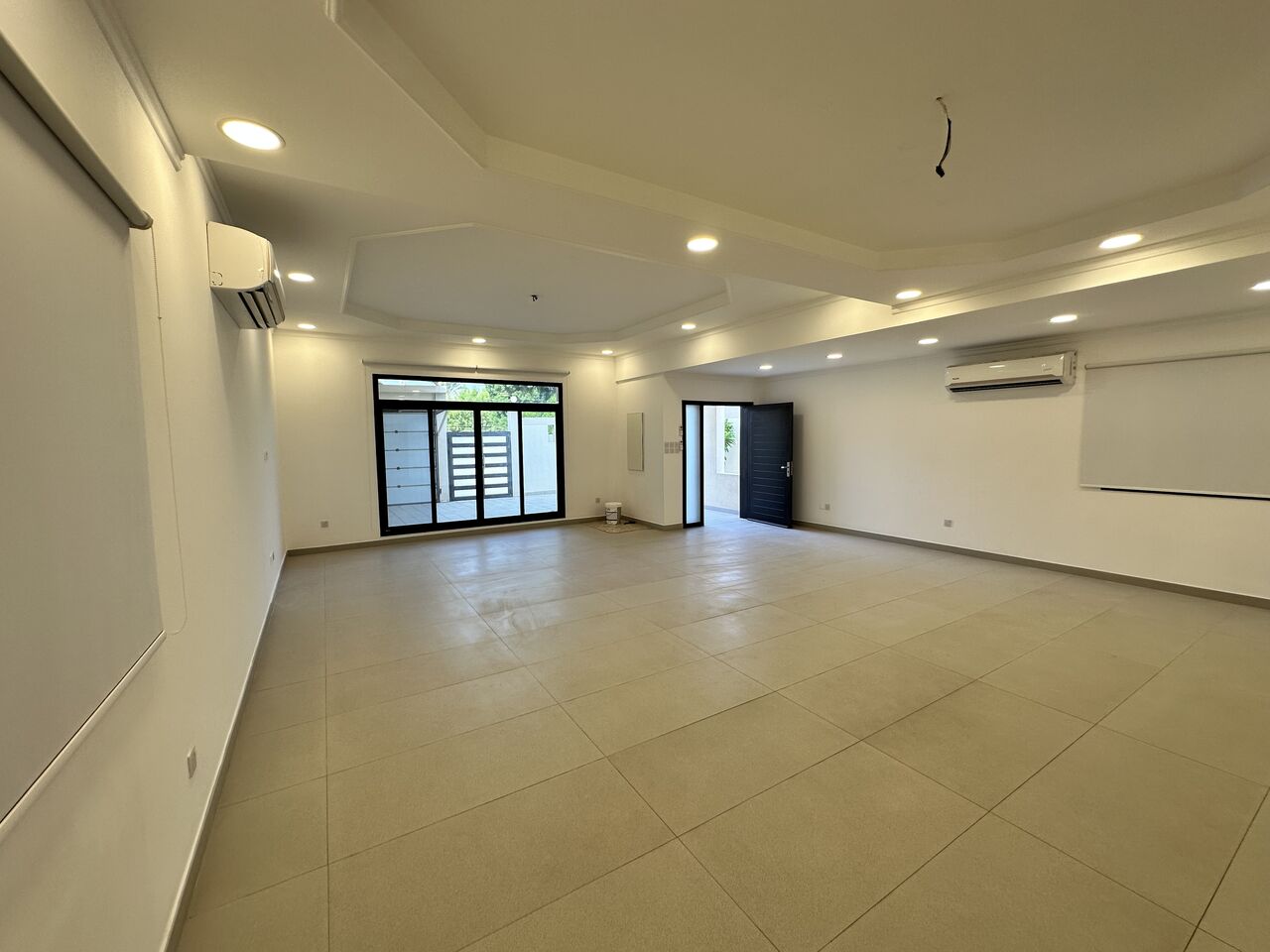 Manama, Villas, BHD 700,  1200 Sq. Meter,  Luxurious Semifurnished Home For Rent