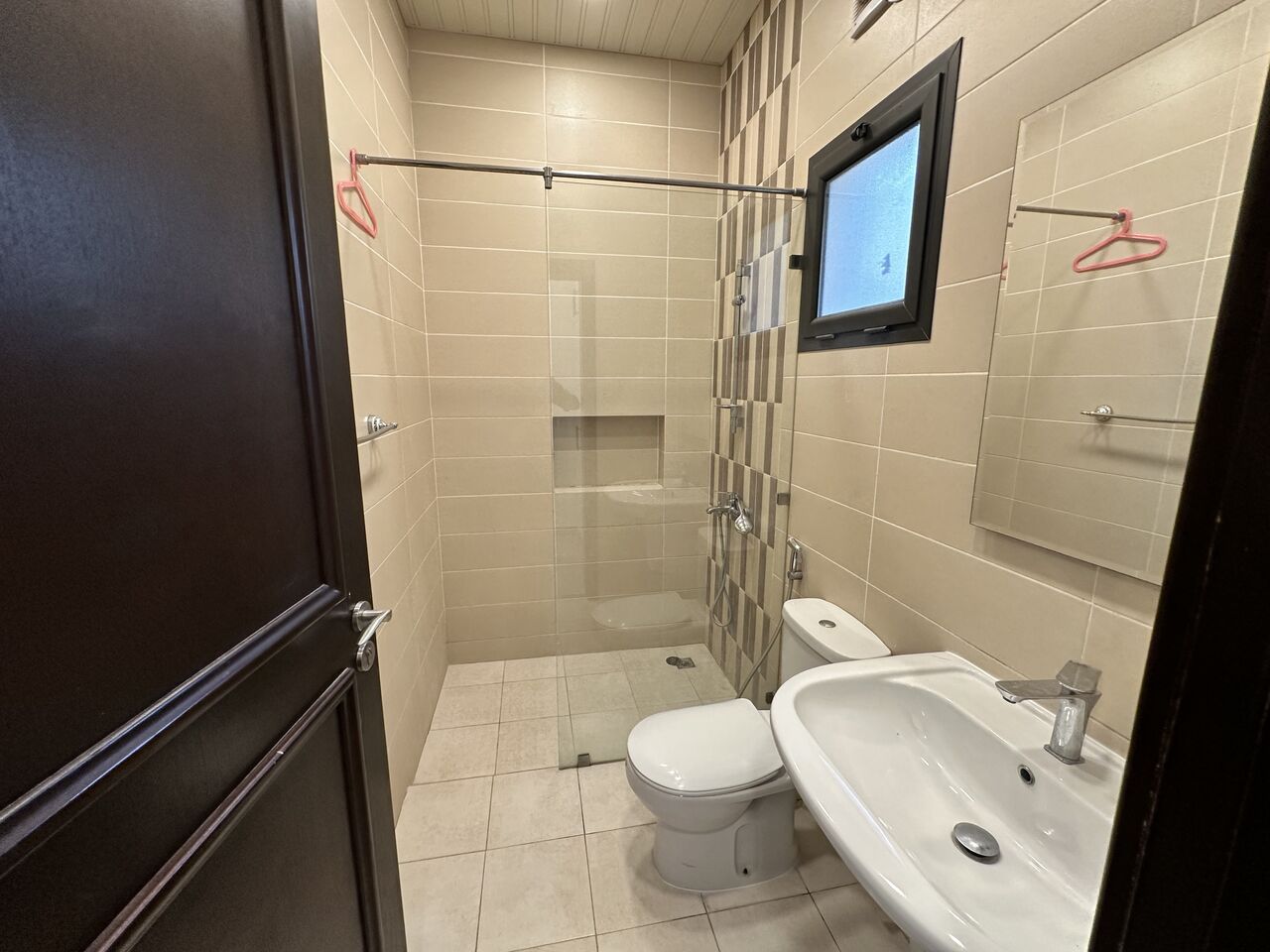 Manama, Villas, BHD 700,  1200 Sq. Meter,  Luxurious Semifurnished Home For Rent