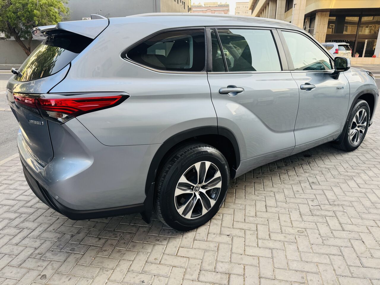 Jeddah, Vehicles, Cars & Trucks , SAR 122000,  Toyota Highlander Hybrid,  2023,  Automatic,  42000 KM,  Good Condition