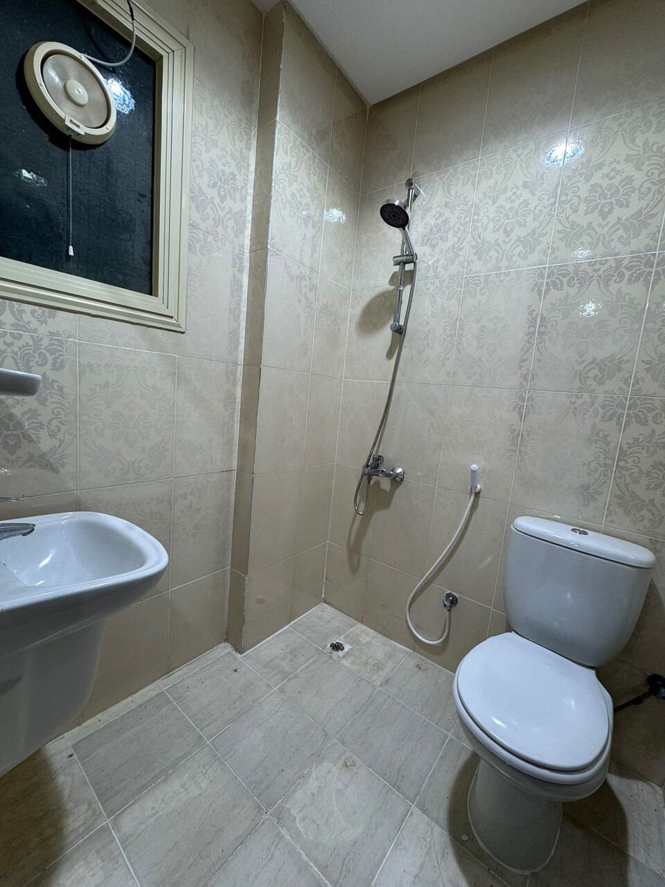Salmiya, Apartments, Flats, Houses & Villas, KWD 300/month,  2 BR,  For Rent In Salmiya: A Two-bedroom Apartment, One Of Which Is A Master Bedroom.
