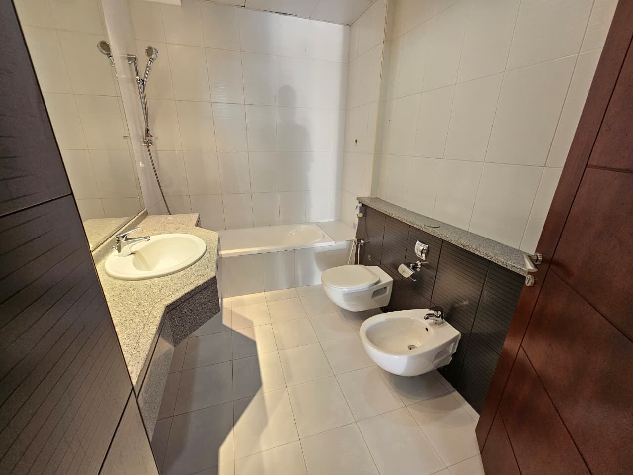 Dubai, Apartments, Flats, Houses & Villas, AED 85000/year,  2 BR,  1500 Sq. Meter,  Spacious 2BHK Apartment | 1500 Sqft | Near Al Qiyada Metro | 4 Cheques