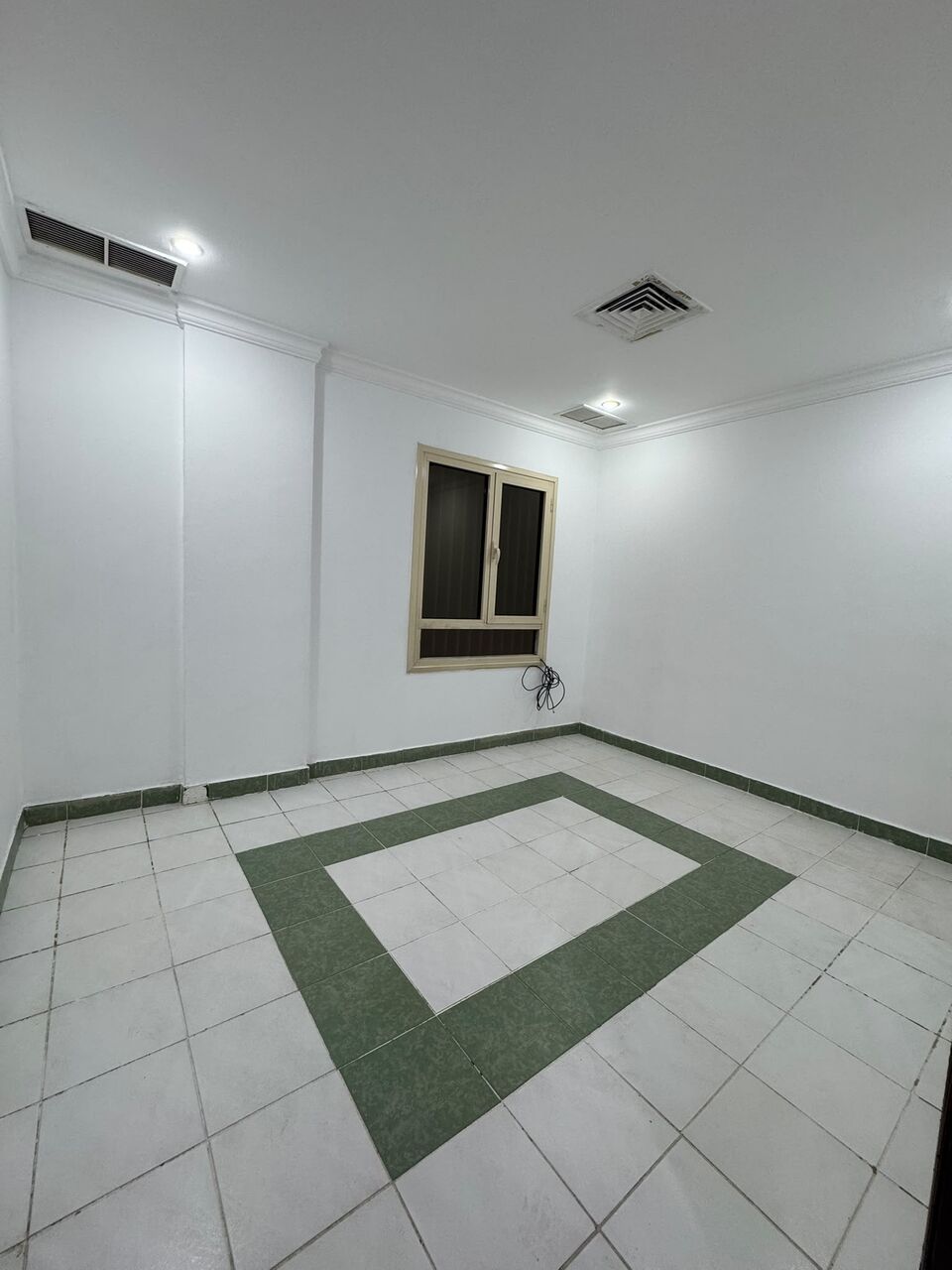 Salmiya, Apartments, Flats, Houses & Villas, KWD 330/month,  3 BR,  For Rent In Salmiya: Unfurnished 3-bedroom Apartment, Including A Master Bedroom.