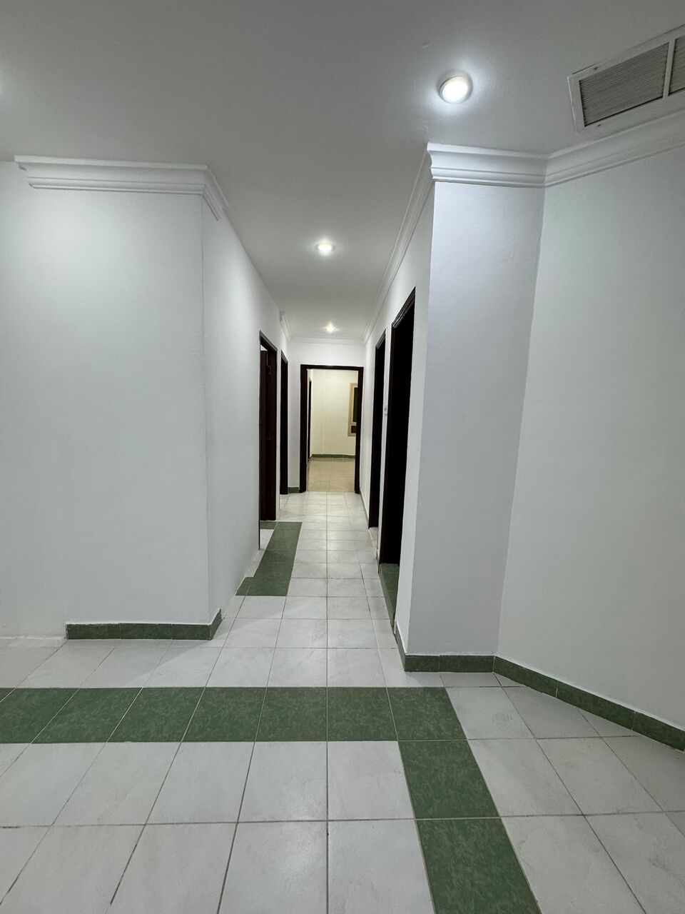 Salmiya, Apartments, Flats, Houses & Villas, KWD 330/month,  3 BR,  For Rent In Salmiya: Unfurnished 3-bedroom Apartment, Including A Master Bedroom.