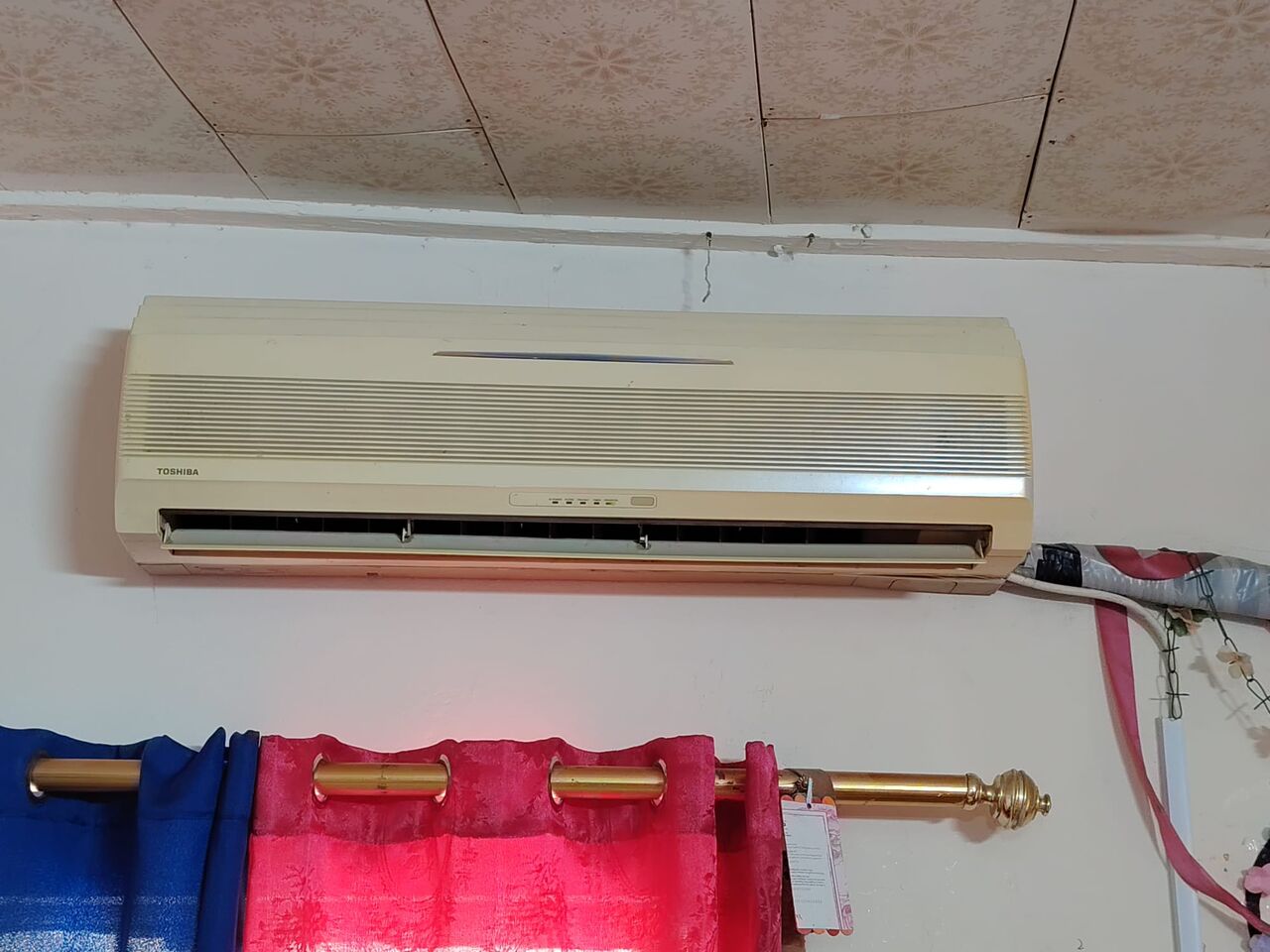 Salmaniya, Air Conditioners, BHD 40,  4 Ac For Sale Split And Window Very Good Cooling All For 200bd
