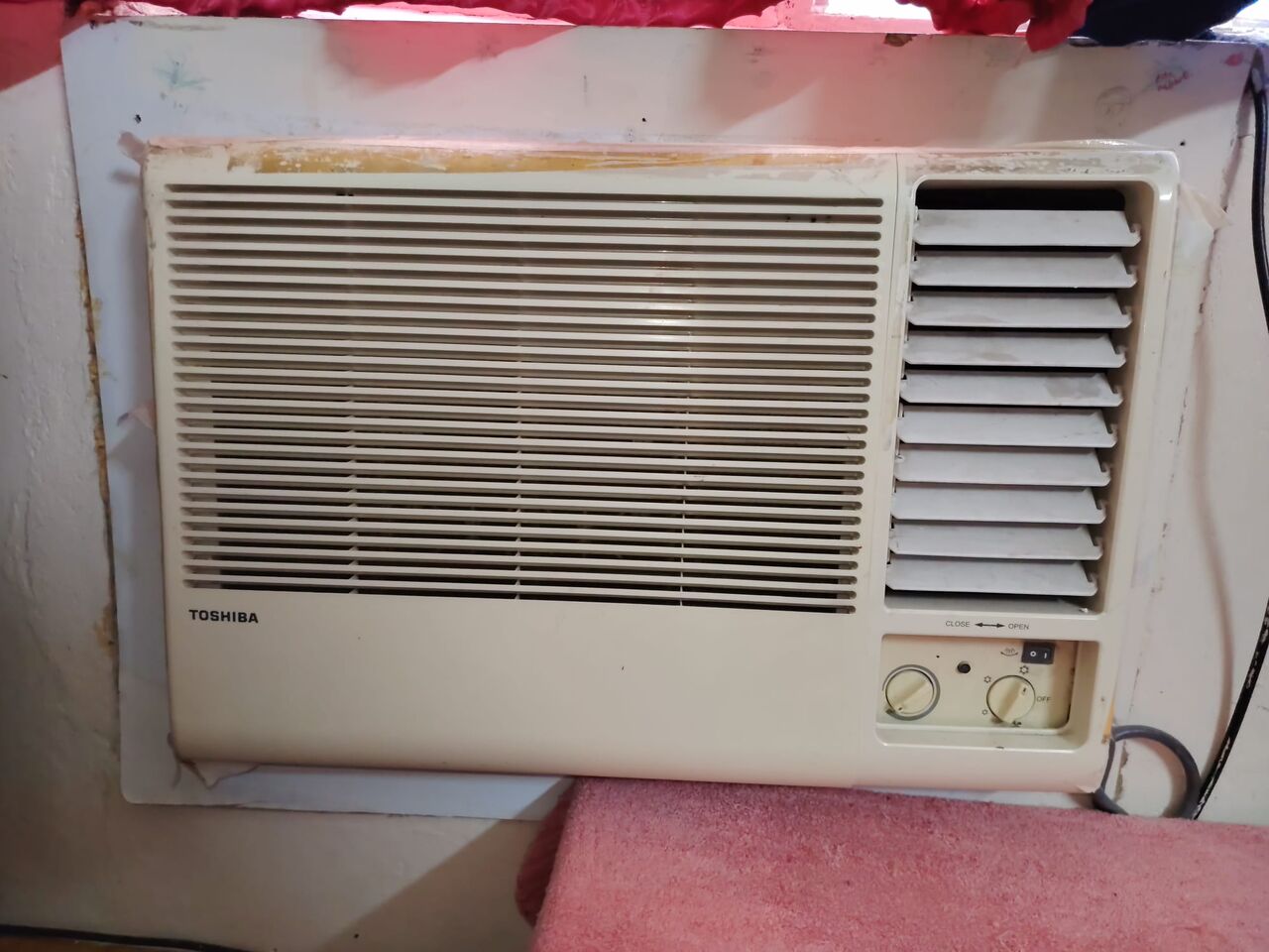Salmaniya, Air Conditioners, BHD 40,  4 Ac For Sale Split And Window Very Good Cooling All For 200bd