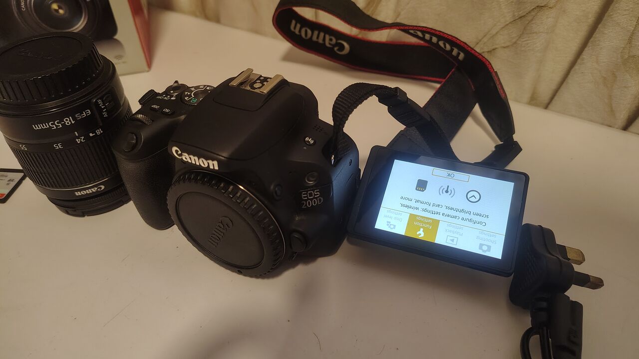 Riyadh, Photo & Video, SAR 2100,  Canon EOS 200D Limited Edition DSLR Camera With 18-55mm Lens. Like New Condition