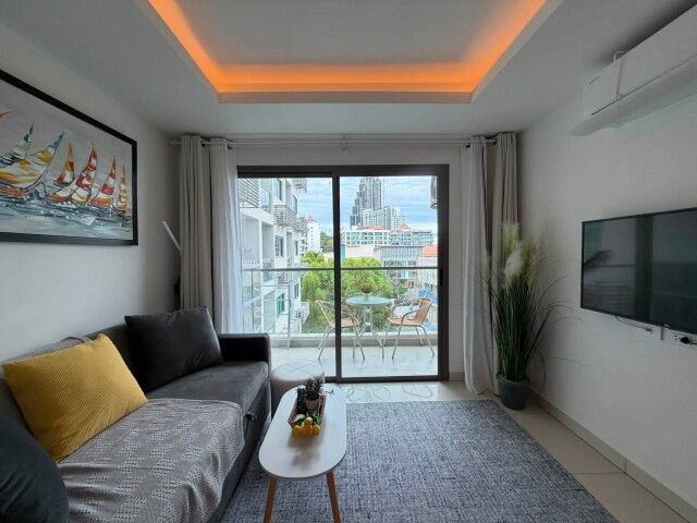 Bangkok, Villas, THB 9000,  26 Sq. Meter,  For Rent: Water Park Condominium | Pratumnak, Studio Room, Outside View, Good Atmosphere,