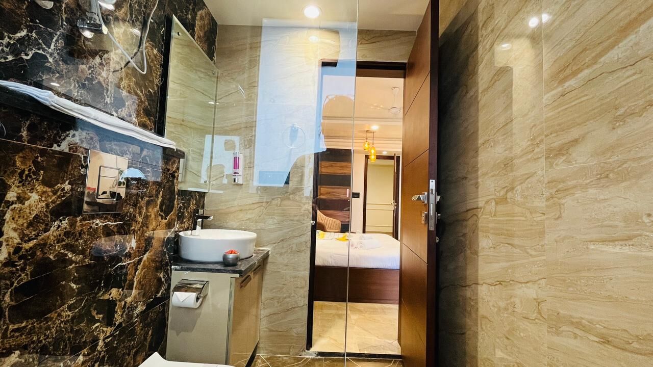Gurgaon, Apartments, Flats, Houses & Villas, INR 4000/day,  Furnished,  Studio,  375 Sq. Feet,  Luxury Studio DLF Cyber City