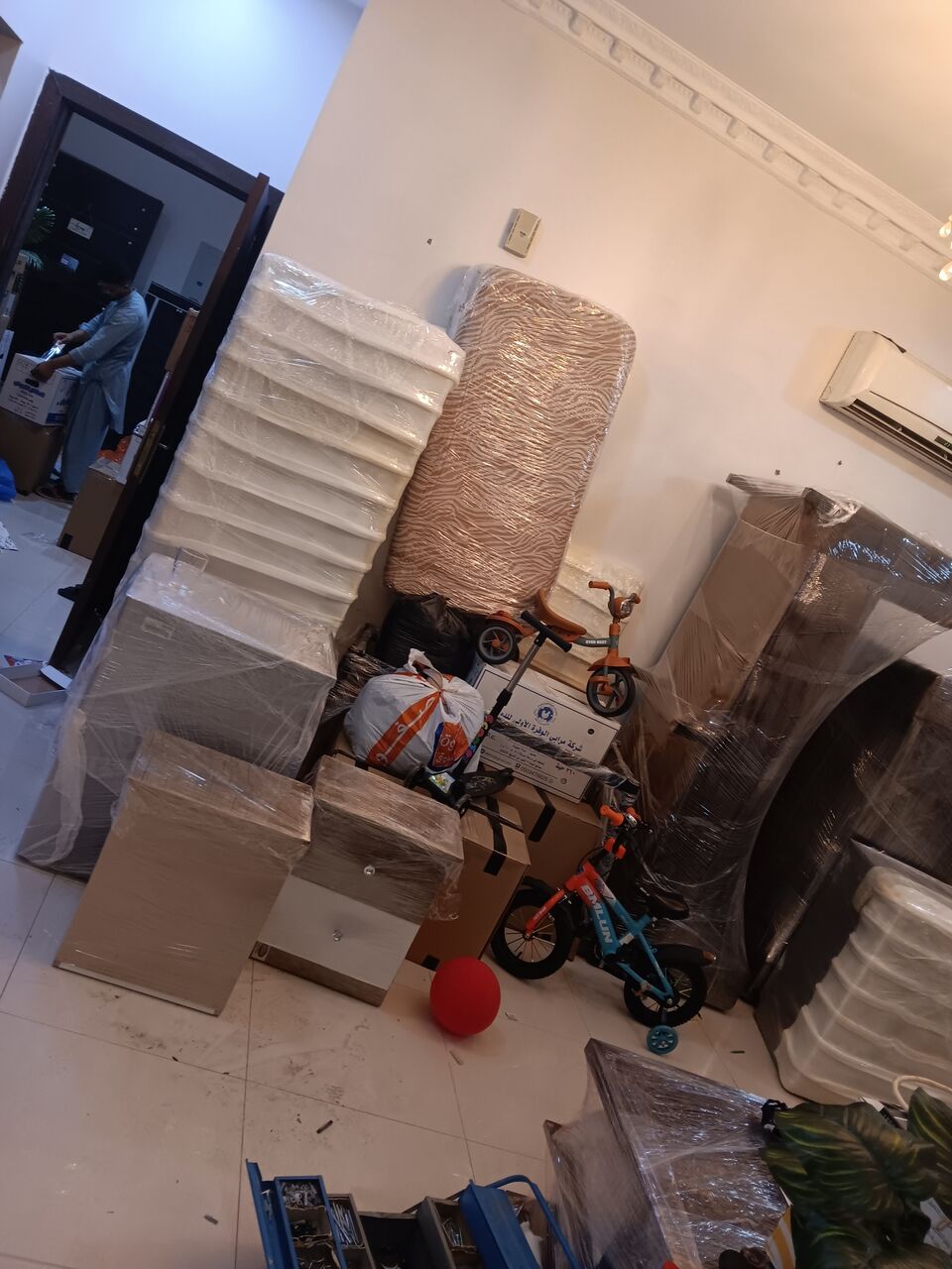 Riyadh, Relocation, COMPLETE HOME SHIFTING PAKING IN MOVERS RAYIDH TO ALL KSA