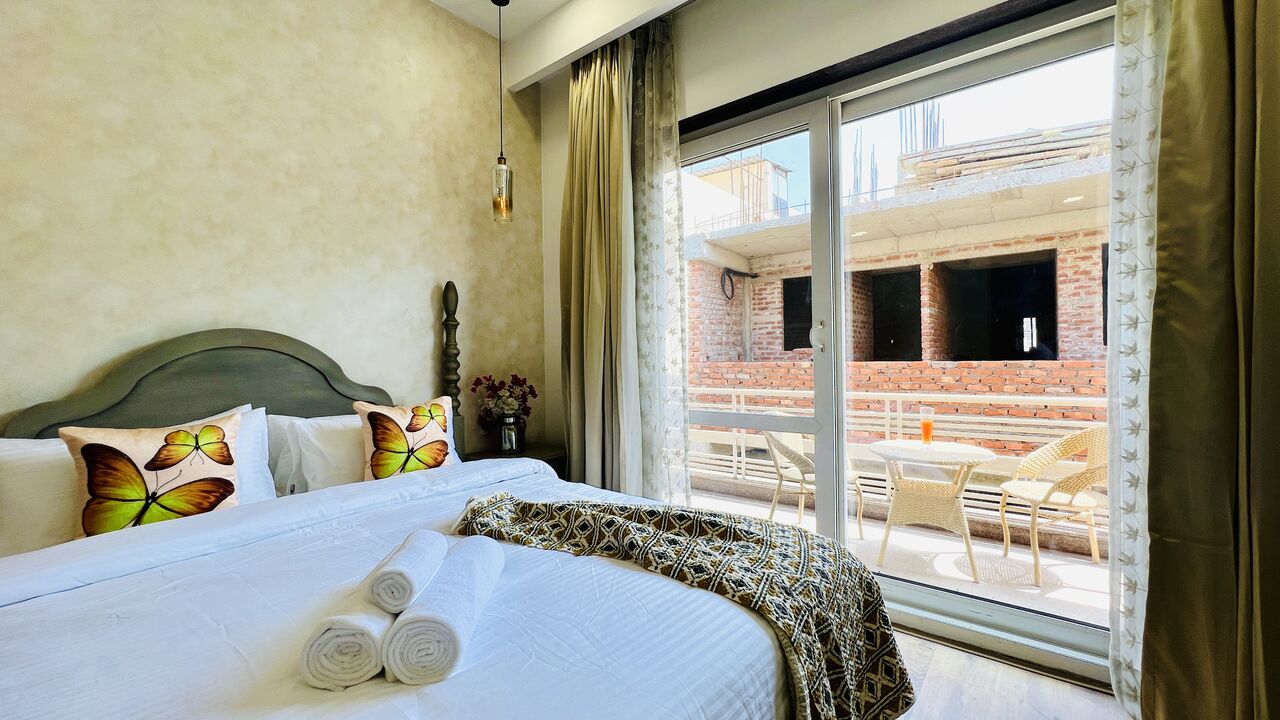 Gurgaon, Apartments, Flats, Houses & Villas, INR 3500/day,  Furnished,  Studio,  375 Sq. Feet,  Luxury Studio Apartment  With Bathtub
