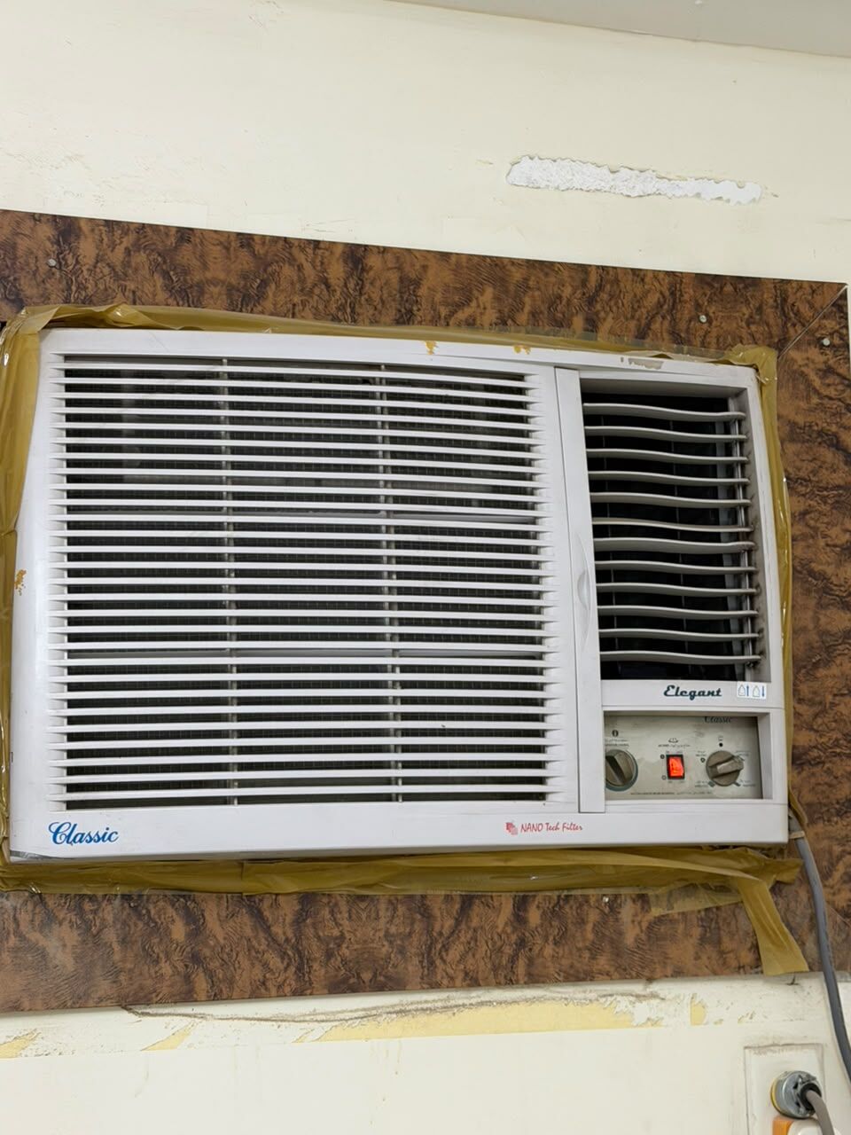 Riyadh, Air Conditioners, SAR 600,  For Sale 2 Aircon With Jumbo Compressors 2hp