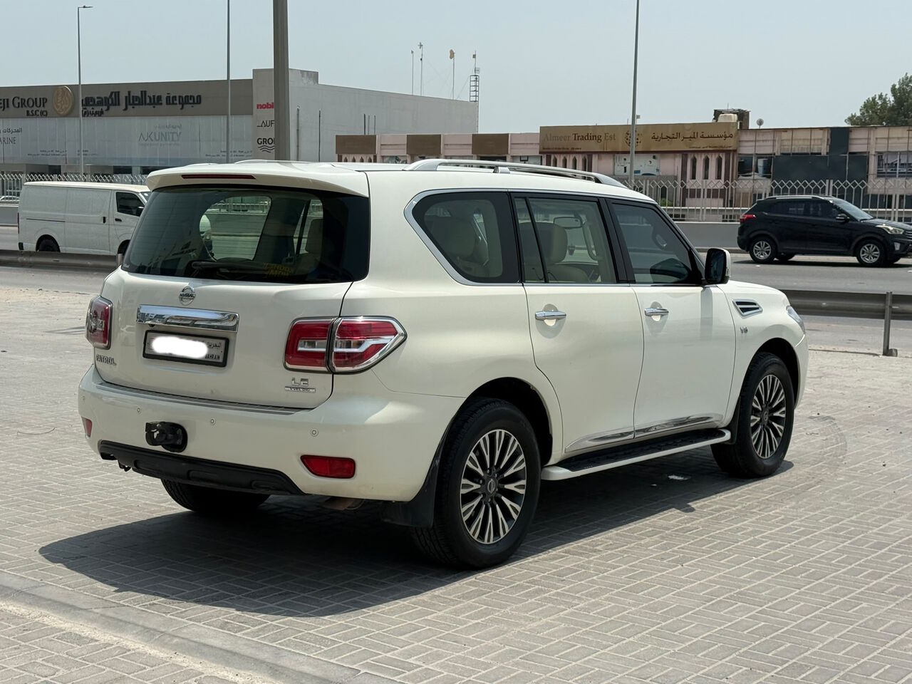 Manama, Vehicles, Cars & Trucks , BHD 8400,  Nissan Patrol LE,  2016,  Automatic,  162450 KM,    (White)