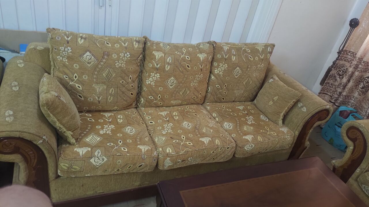 Al Aziziyah, Furniture, SAR 650,  9 Seater Sofa Set With Cofee Tables