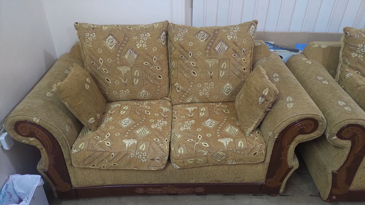Al Aziziyah, Furniture, SAR 650,  9 Seater Sofa Set With Cofee Tables