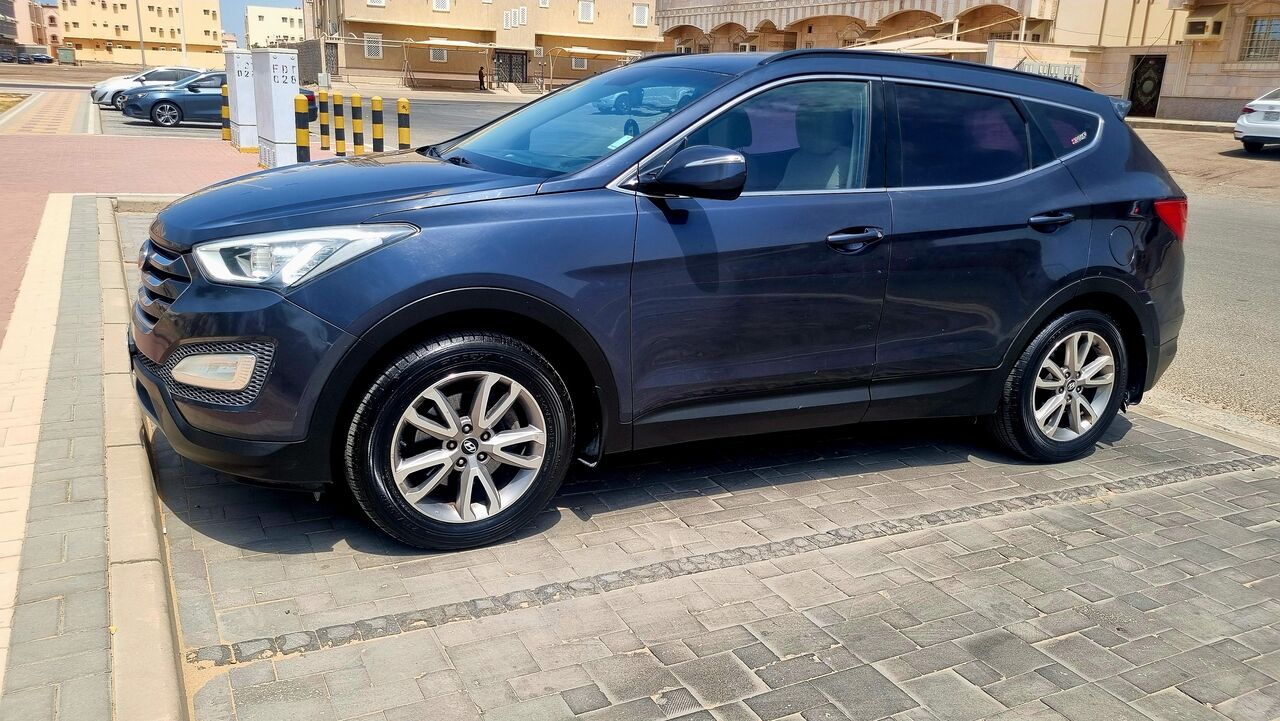 Yanbu, Vehicles, Cars & Trucks , SAR 38500,  Hyundai Santa Fe,  2014,  Automatic,  204000 KM,  Excllent Condition   Available For Serious Buyer